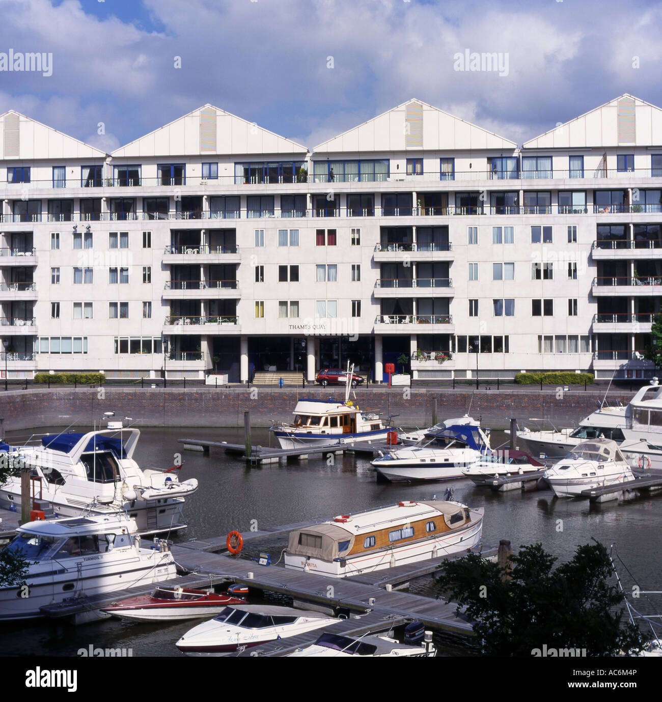 Chelsea harbour marina hires stock photography and images Alamy