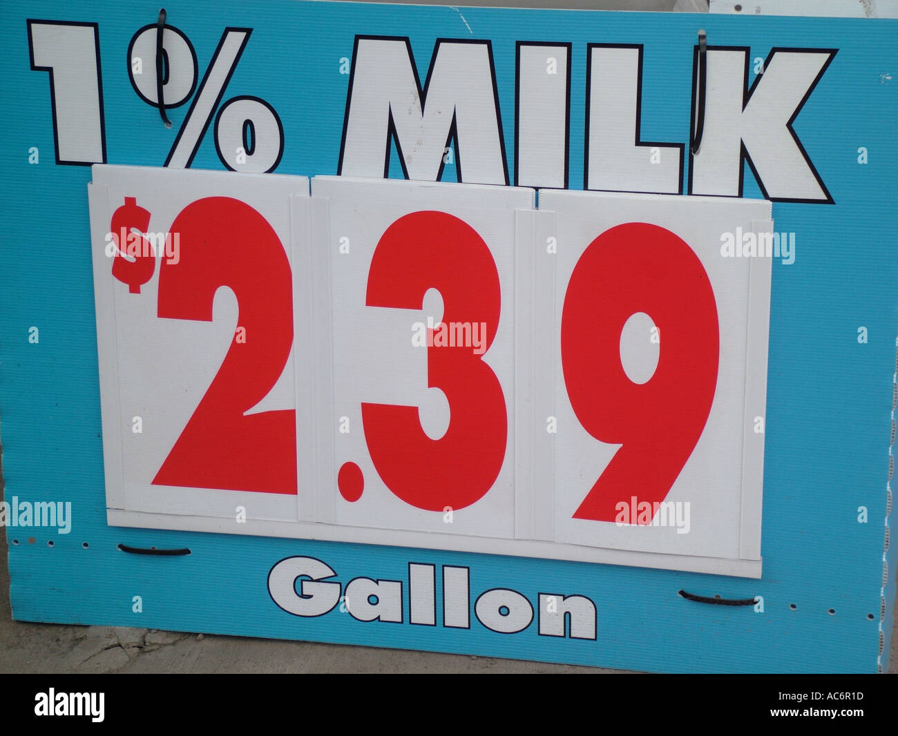 AJD42950, sign, Price of 1 % Low Fat Milk Stock Photo