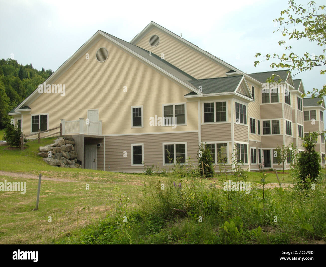 Senior living communities hires stock photography and images Alamy