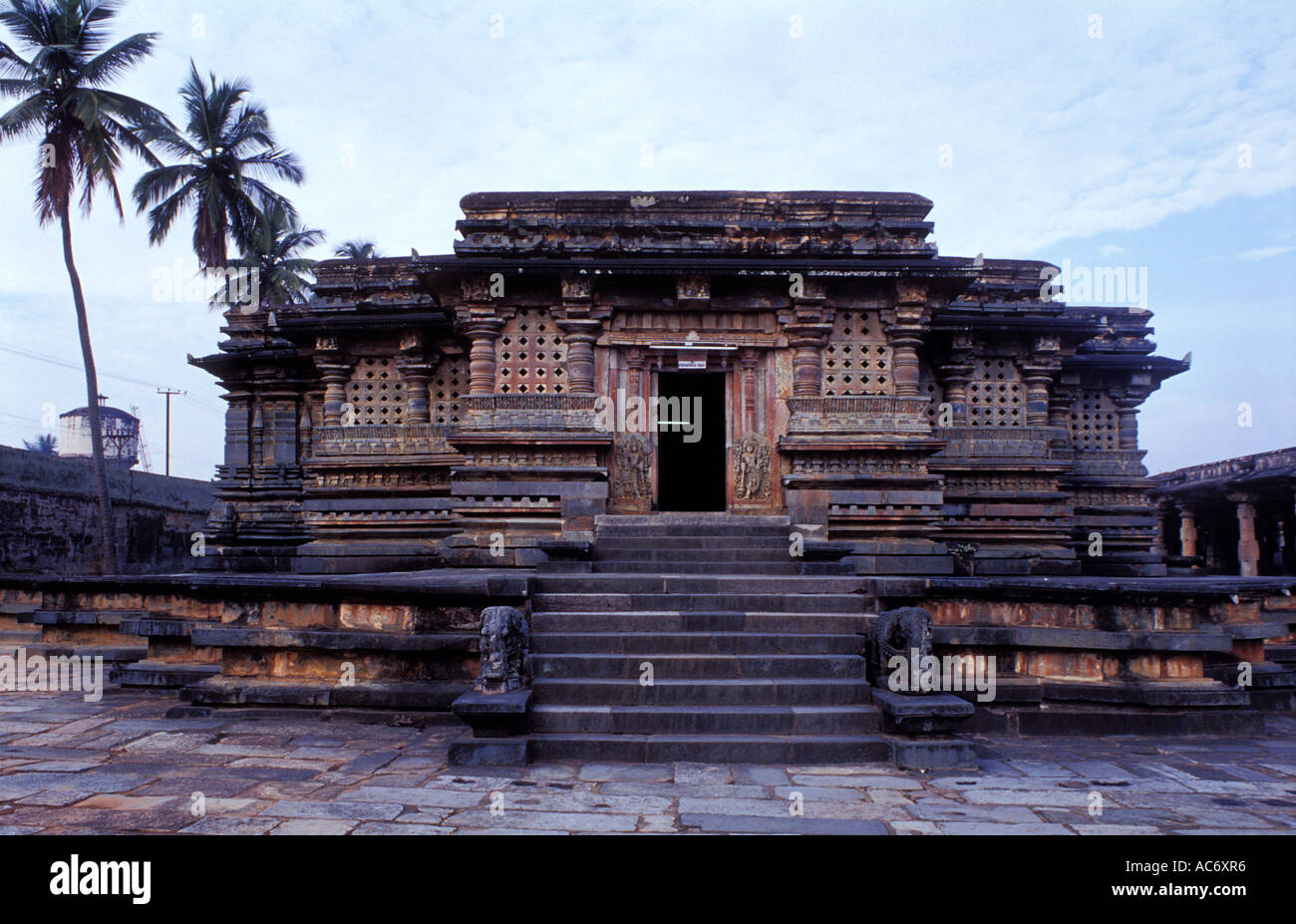 HOYSALESHWARA TEMPLE IN HALEBID KARNATAKA Stock Photo