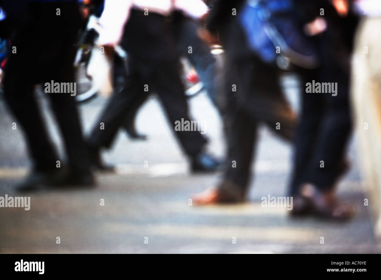 Blur crowd one person in focus hi-res stock photography and images - Alamy