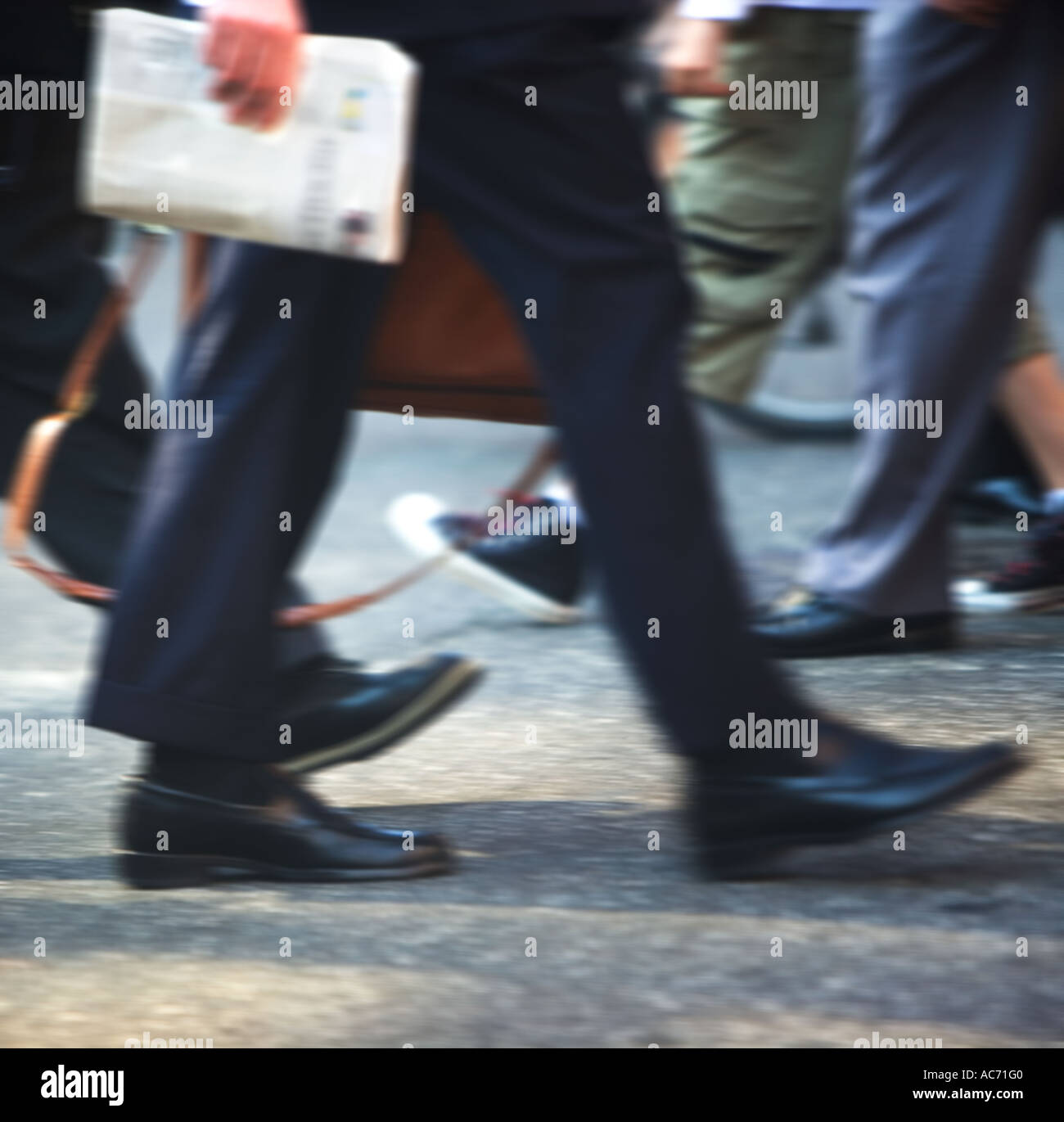 Blur crowd one person in focus hi-res stock photography and images - Alamy