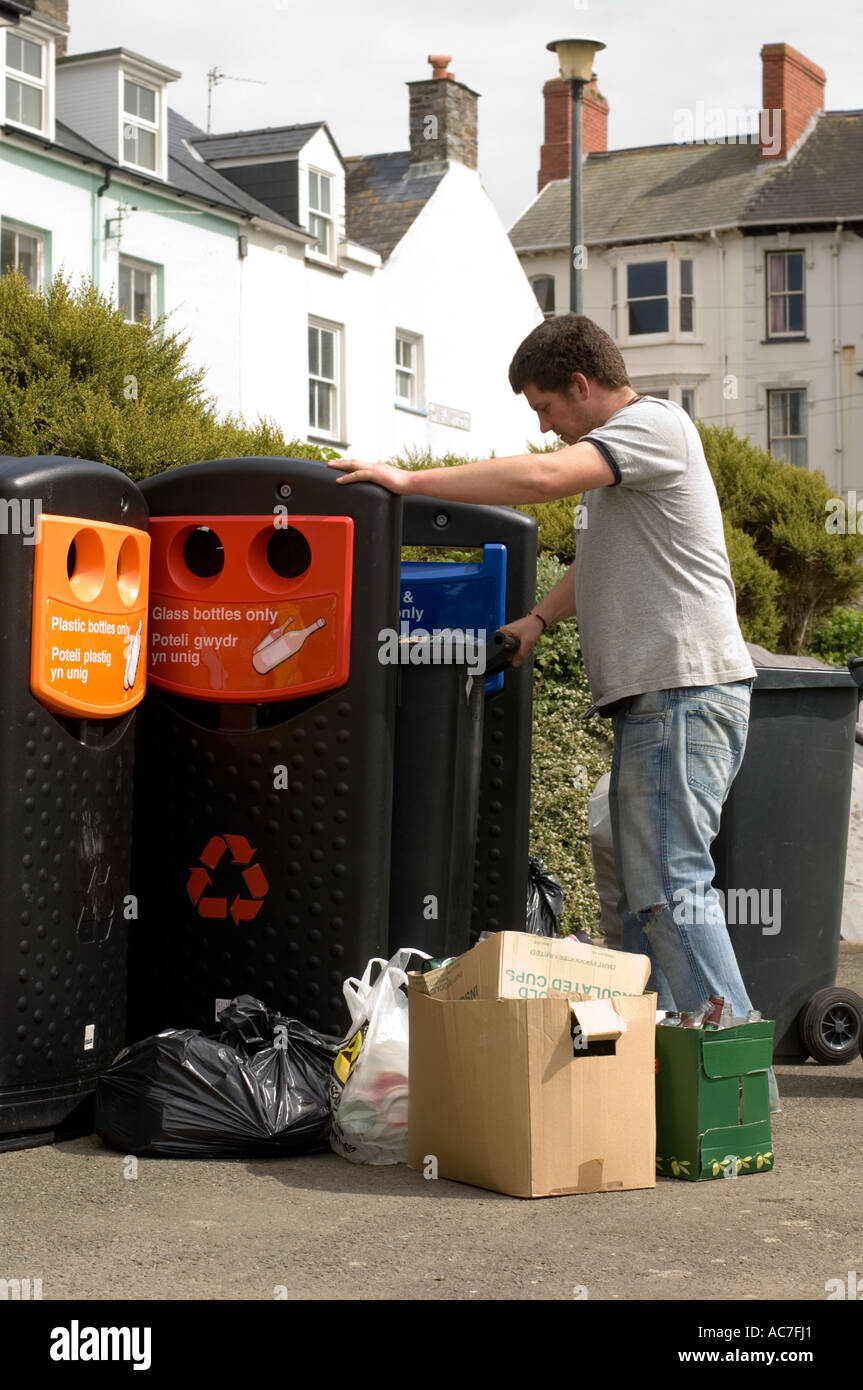 Emptying green bins hires stock photography and images Alamy