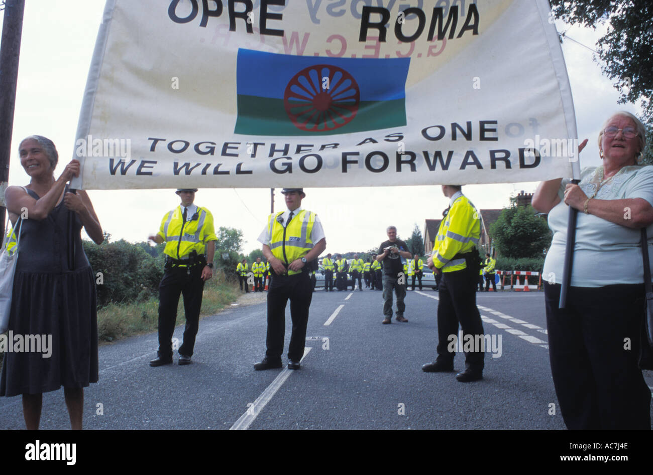 Romany gypsies at the Horsmonden horse fair in Kent Stock Photo Alamy