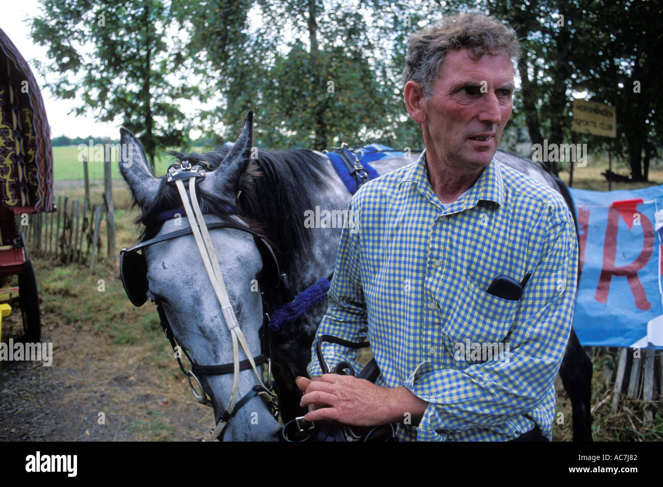Romany gypsies at the Horsmonden horse fair in Kent Stock Photo Alamy
