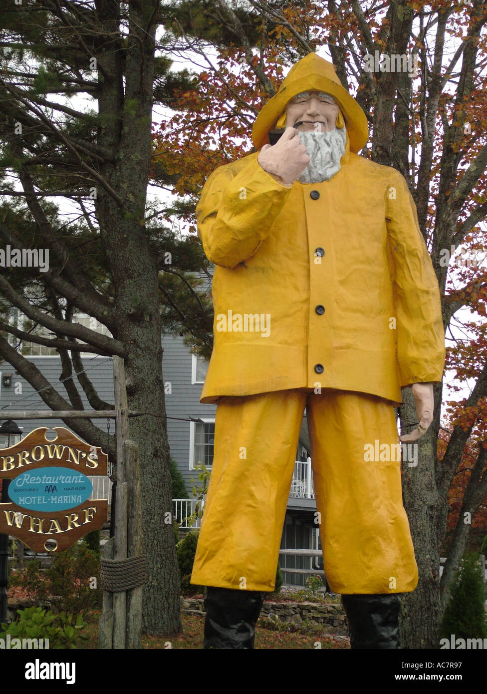 Fisherman statue maine hi-res stock photography and images - Alamy