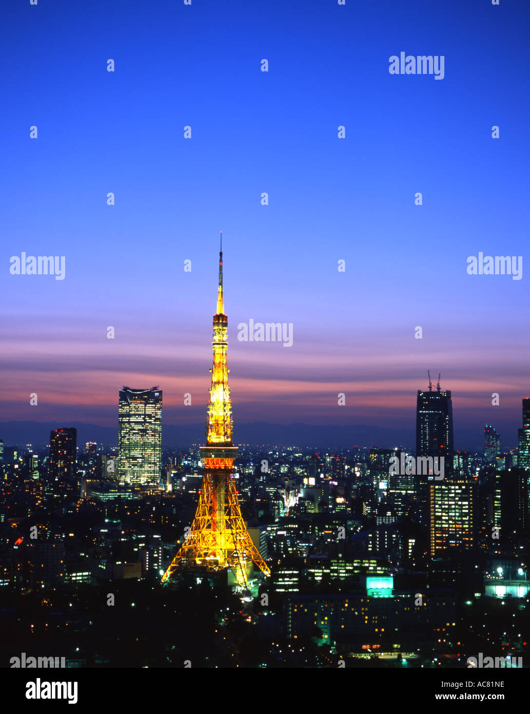 Tokyo tower city dusk hi-res stock photography and images - Alamy