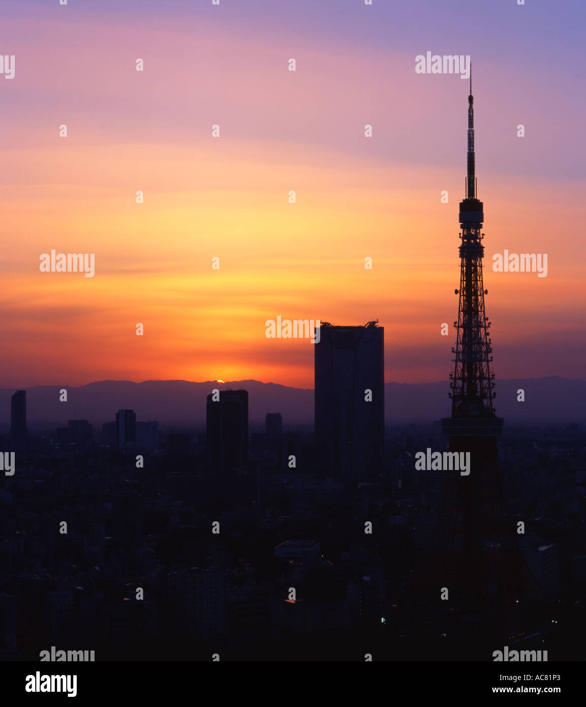 Tokyo tower sunset hi-res stock photography and images - Alamy
