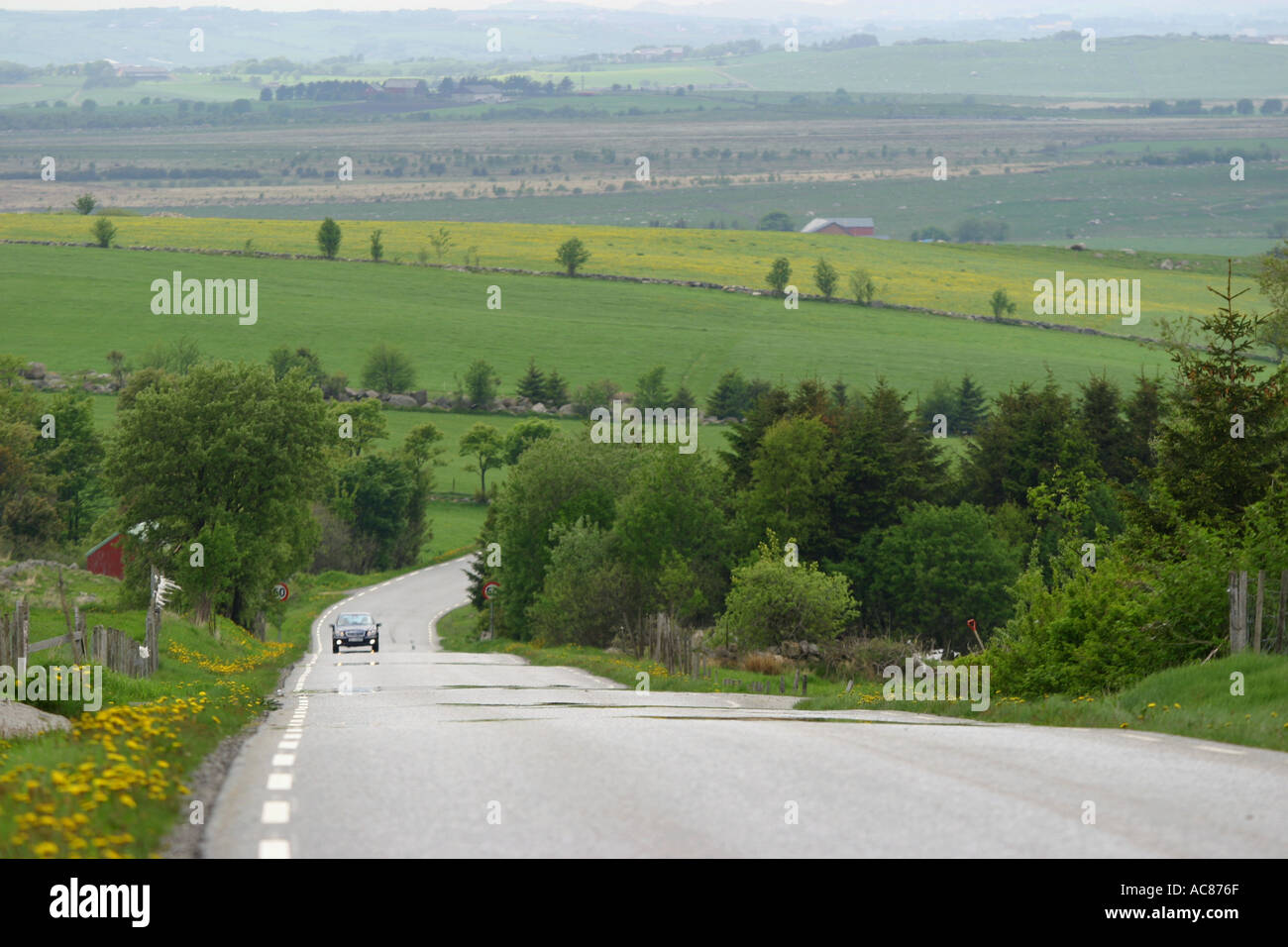 Fields and a road hi-res stock photography and images - Alamy