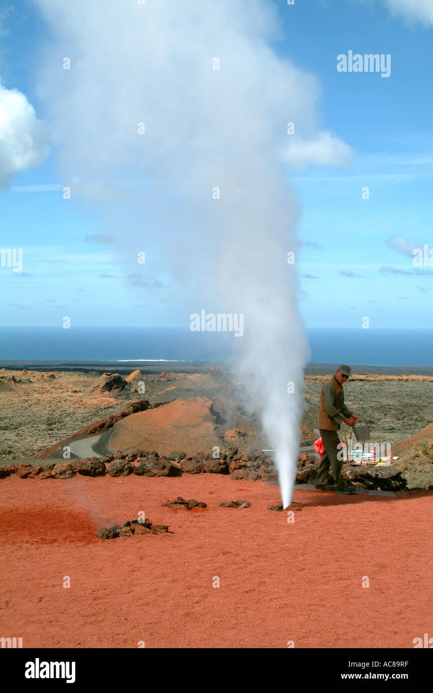 Geyser Canary Islands Dampf Geysir Aus Einem Vulkan Kanarische Inseln Stock Photo Alamy