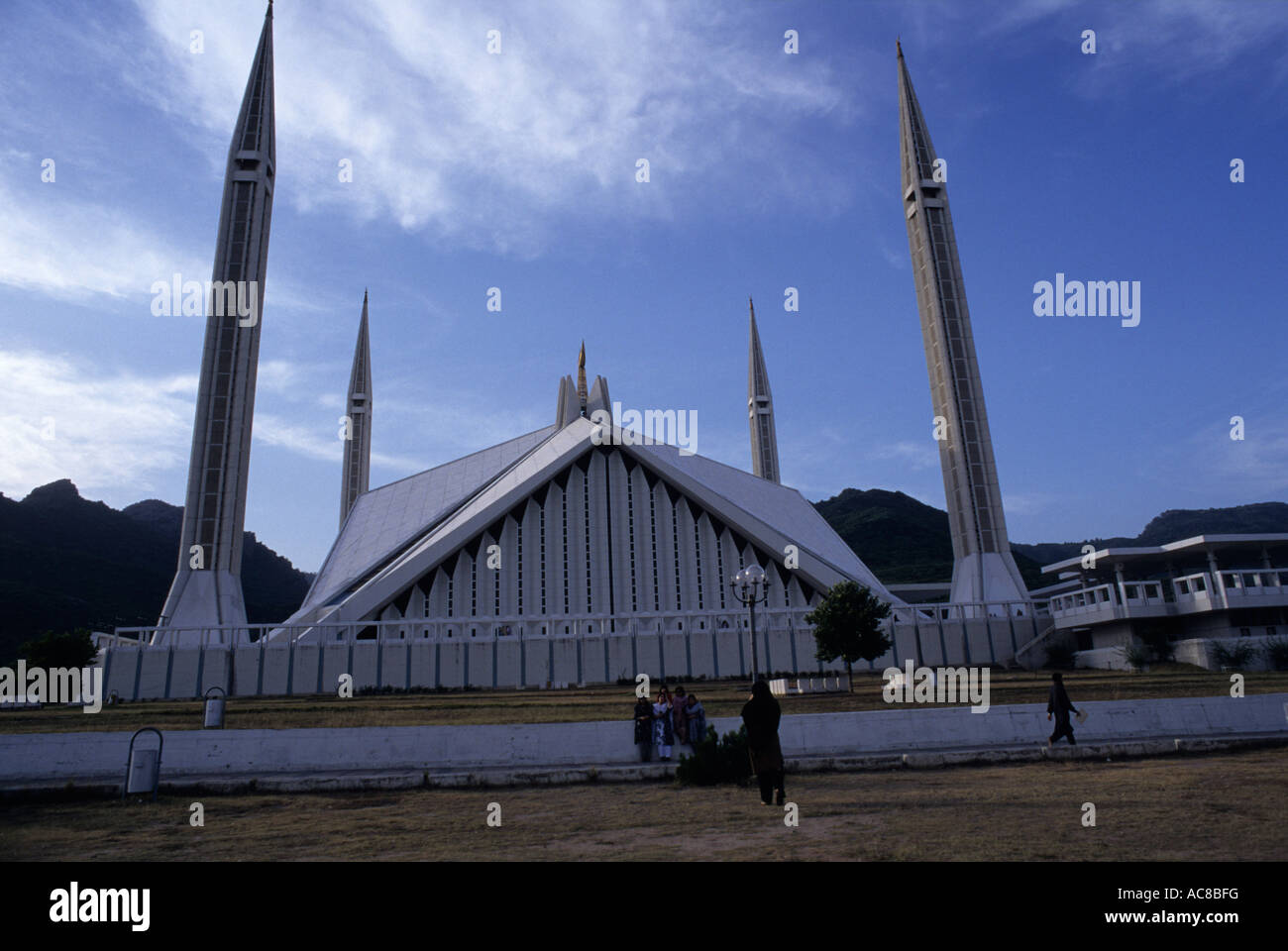 Pakistan Islamabad Faisal mosque Stock Photo Alamy