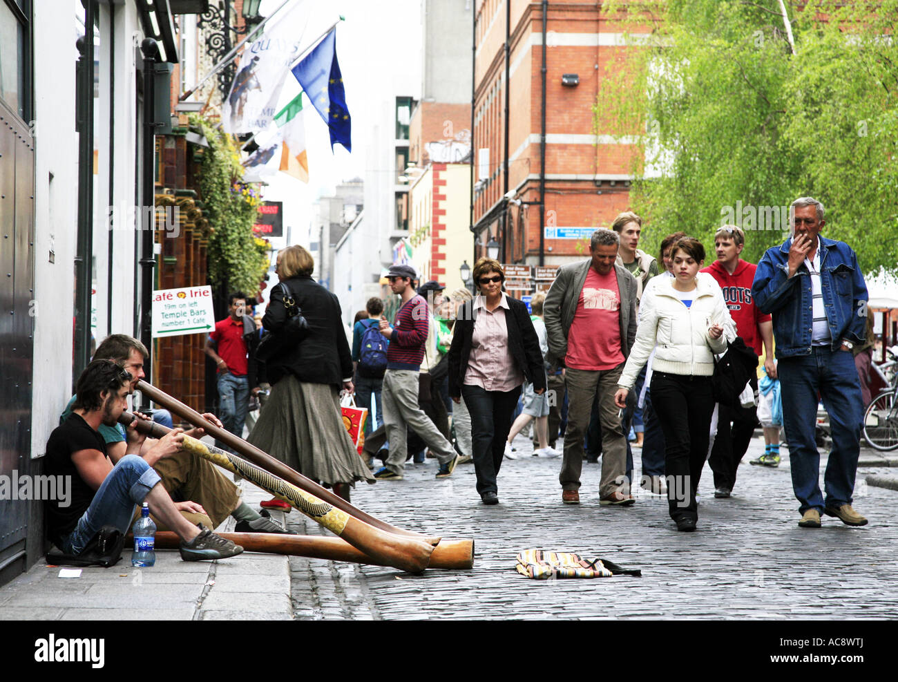 Dublin busker irish busker hires stock photography and images Alamy