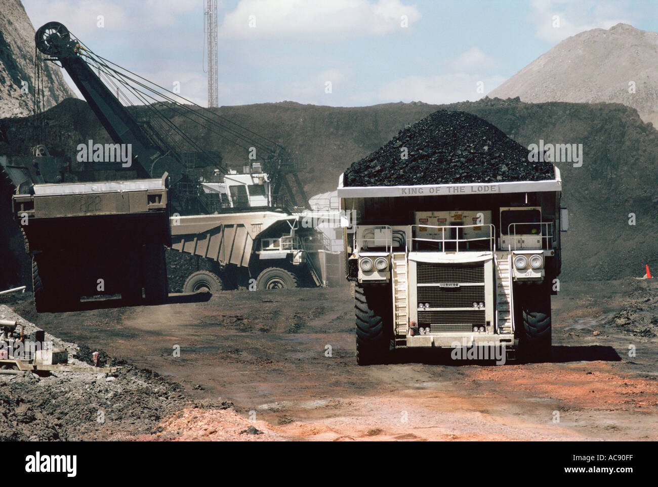 COAL MINING BLACK THUNDER OPEN CAST MINE POWDER RIVER BASIN WYOMING USA