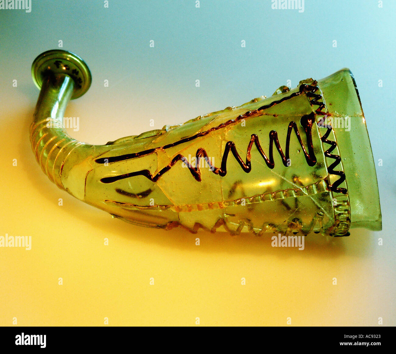 Ancient roman glassware hi-res stock photography and images - Alamy