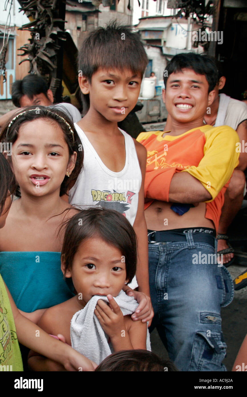 Slum residents in Blumentritt Manila Stock Photo Alamy