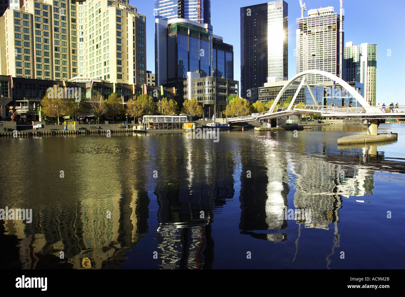 Southbank and Footbridge Yarra River Melbourne Victoria Australia Stock Photo Alamy