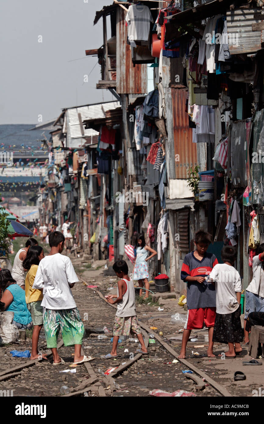 Shanty dwellings at Blumentritt, Manila, Philippines Stock Photo Alamy