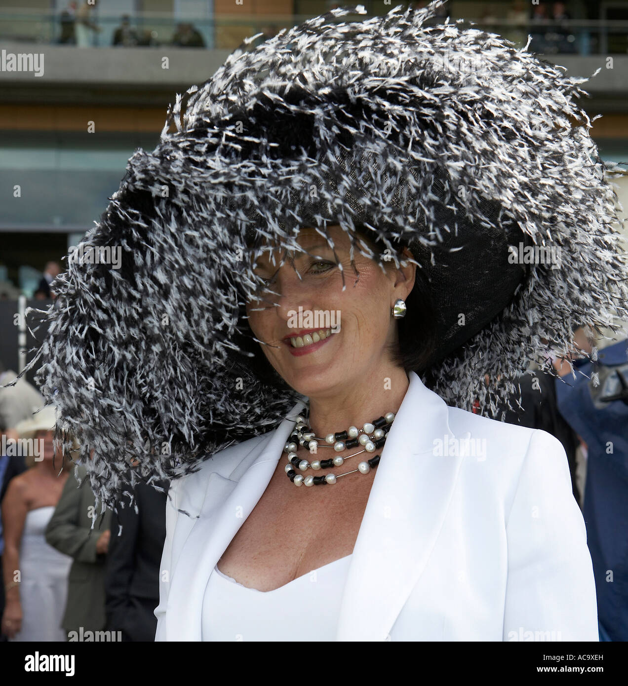 Royal ascot hats hi-res stock photography and images - Alamy