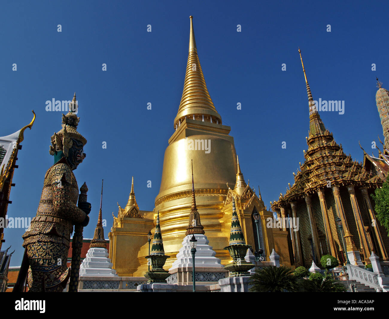Golden Chedi Stupa, Wat Bang Phra temple, Nakhon Pathom, Thailand Stock  Photo - Alamy