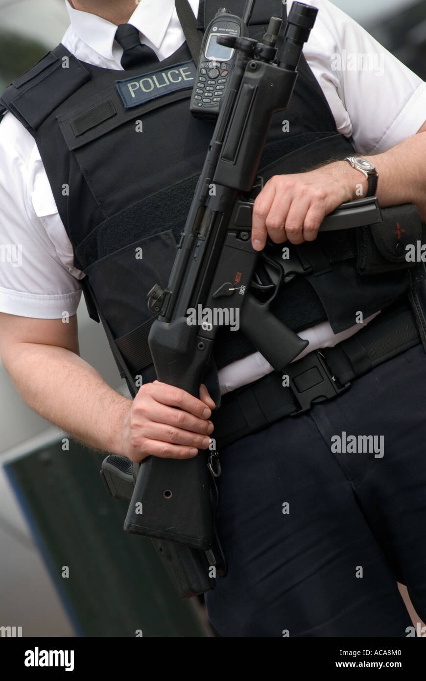 Black armed police officer uk hi-res stock photography and images - Alamy