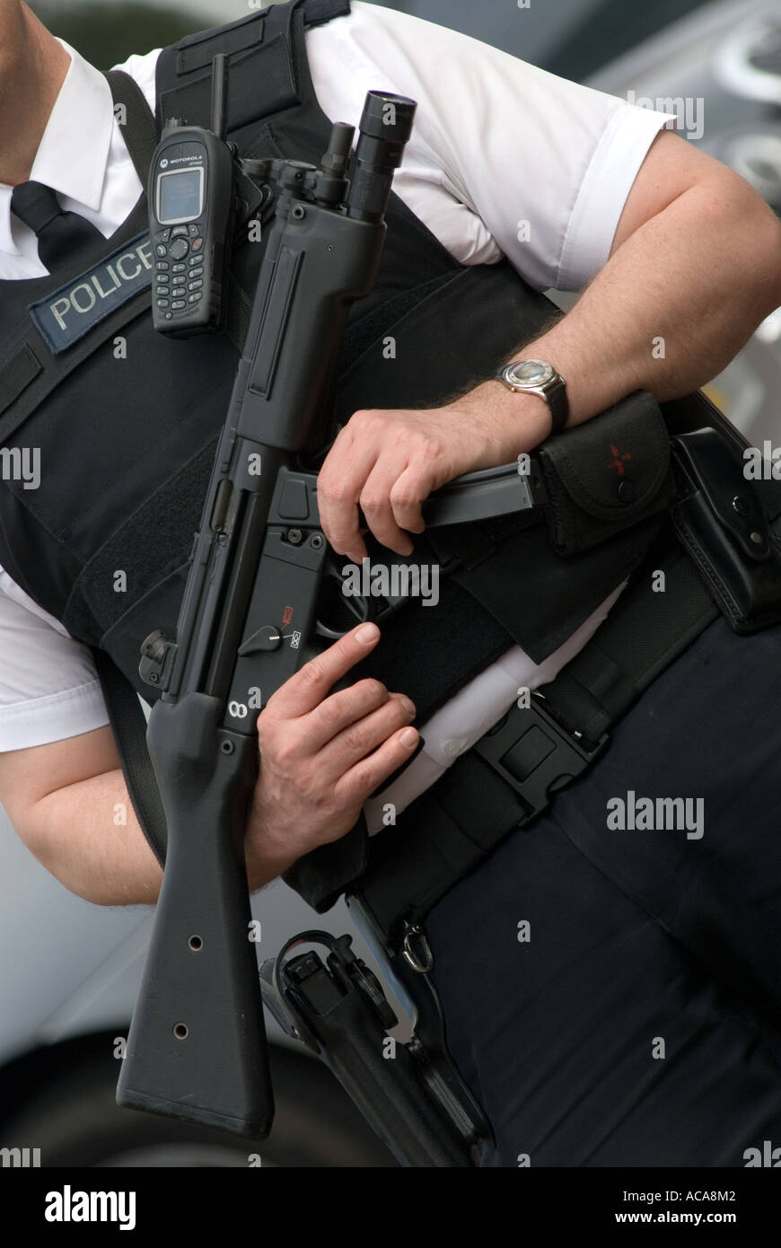 Police specialist armed unit uk hi-res stock photography and images - Alamy