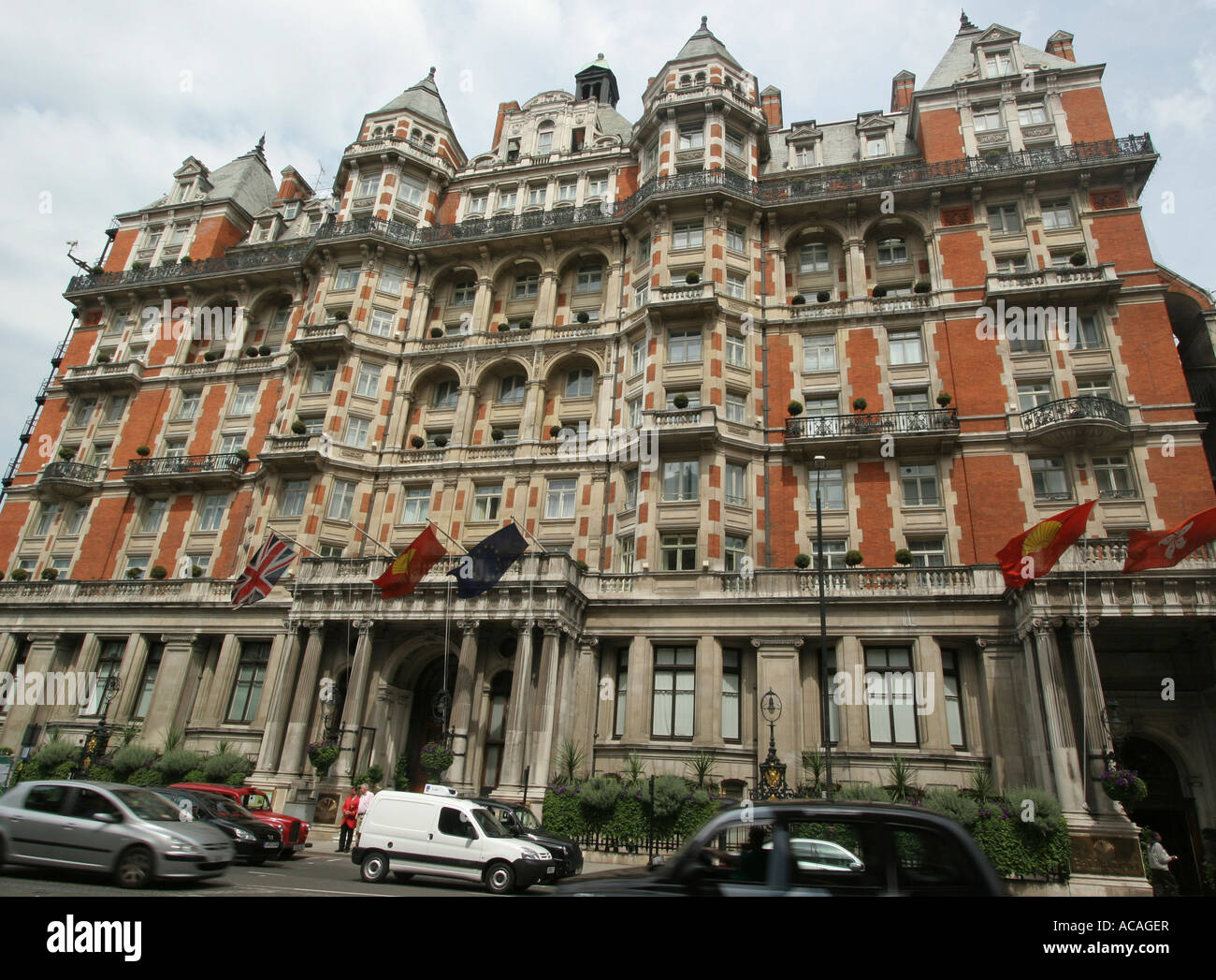 Mandarin Oriental Hotel, Knightsbridge, west London. UK Stock Photo Alamy