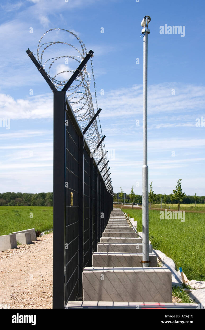 Security fence for protecting the G8 summit, Heiligendamm, Mecklenburg-Western Pomerania, Germany Stock Photo