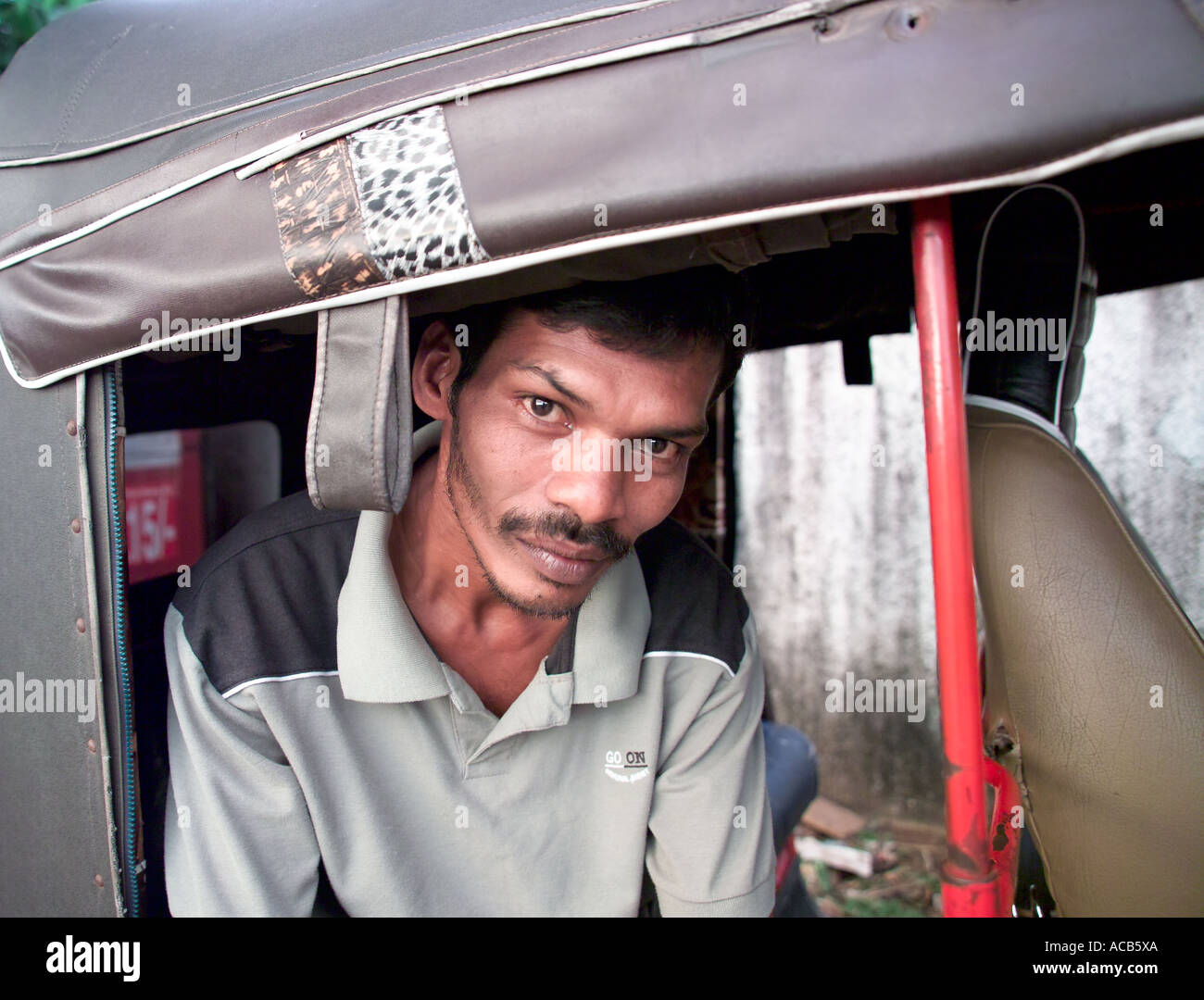 Tutul Driver Sri lankan tuk tuk driver hi-res stock photography and images - Alamy