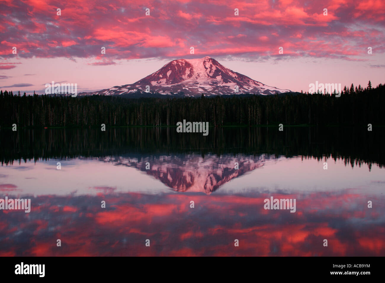 Mount adams takhlakh lake hi-res stock photography and images - Alamy