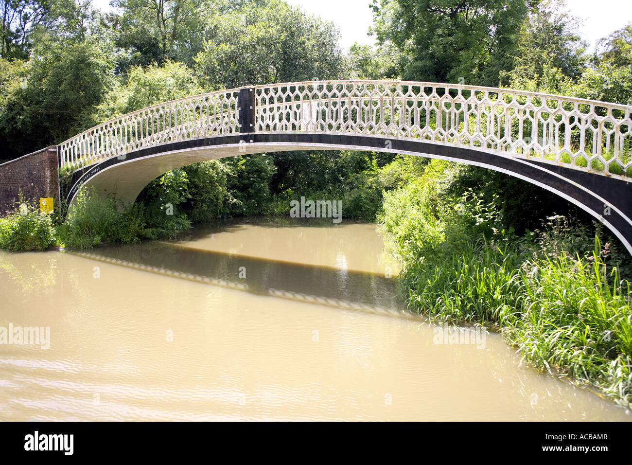 Where the North Oxford Canal has been straightened cast iron bridges