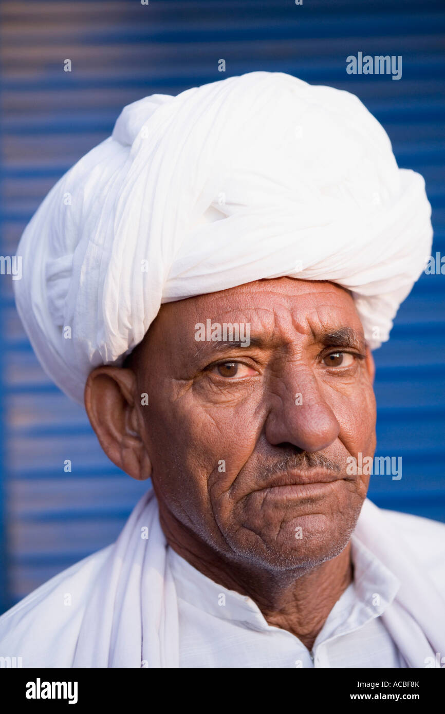 Portrait of a senior man wearing a turban Stock Photo - Alamy