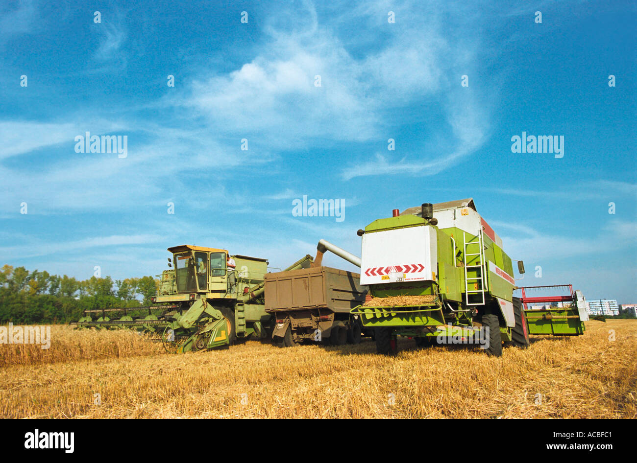 Dominator combine harvester hi-res stock photography and images - Alamy