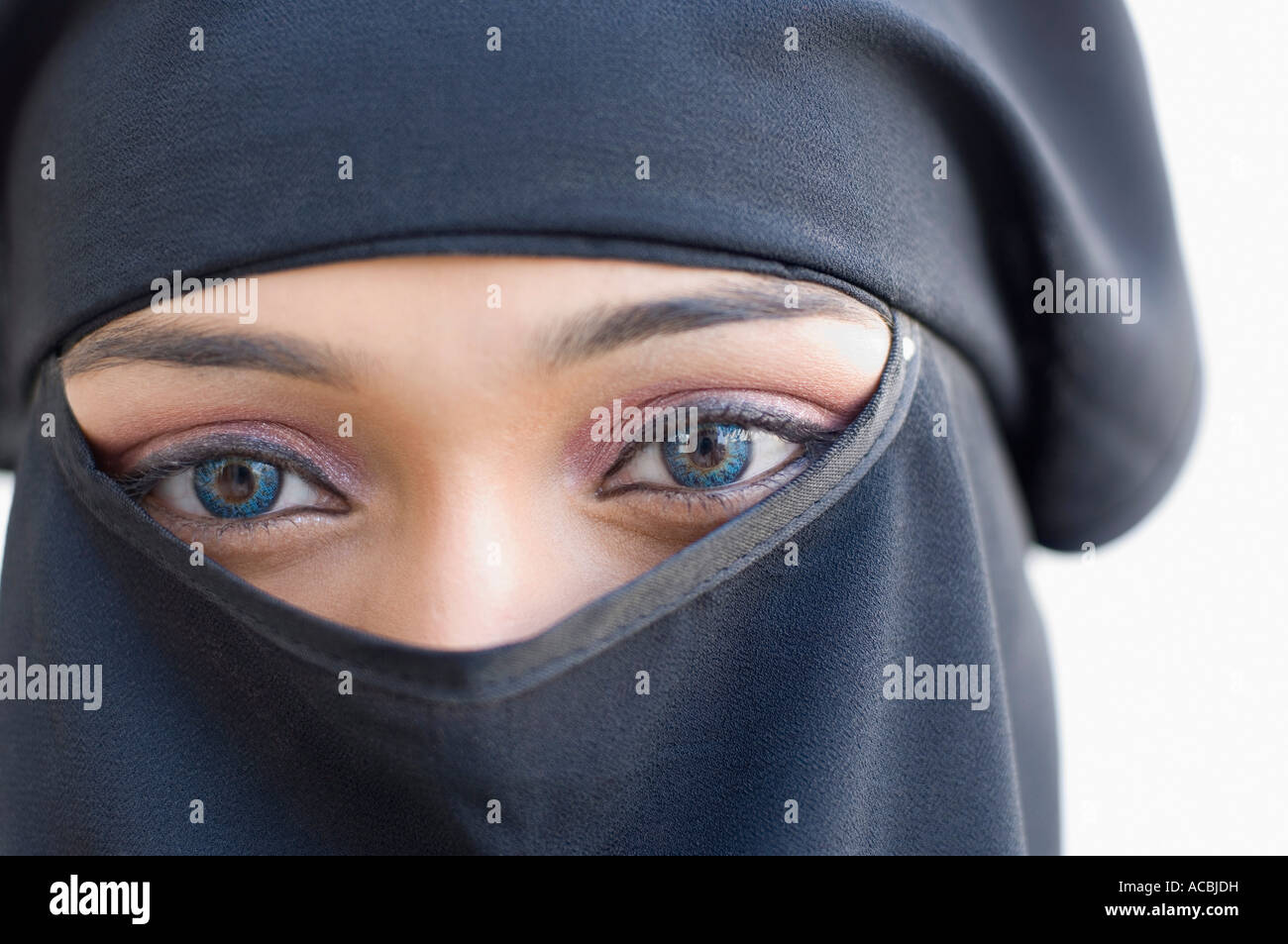 Female wearing blue hijab hi-res stock photography and images - Alamy