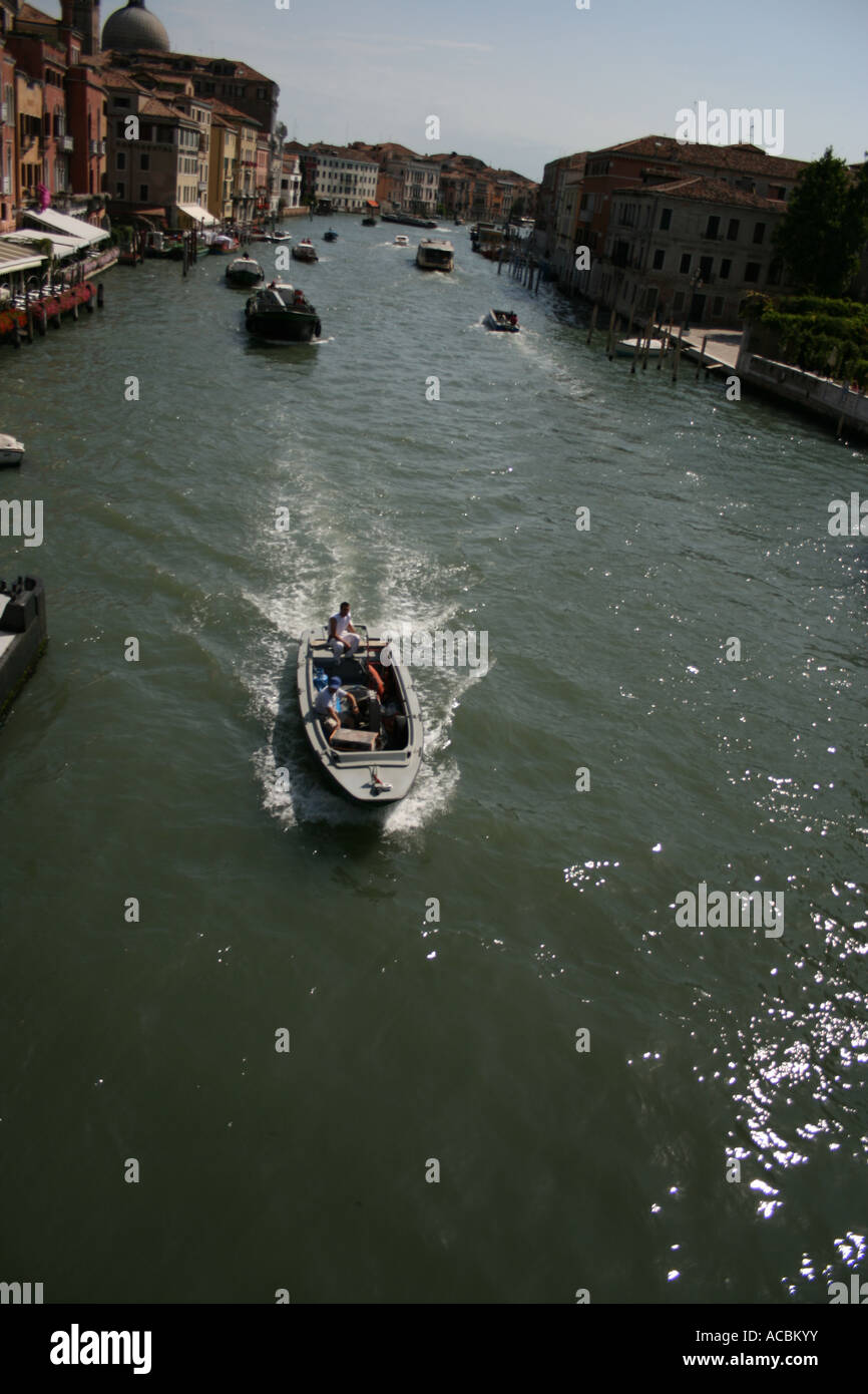 Working boat venice hi-res stock photography and images - Alamy