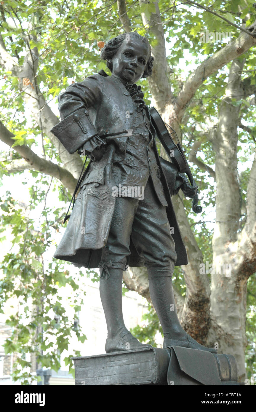 BRONZE FIGURE OF MOZART NEAR WHERE HE LIVE WHILE IN LONDON Stock Photo