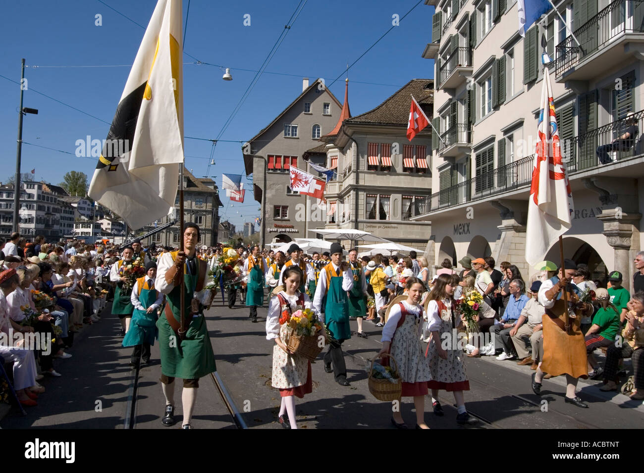 Switzerland Zurich Sechselaeuten Old tradition of guilds in spring moving in costums and uniforms through Zurich Stock Photo