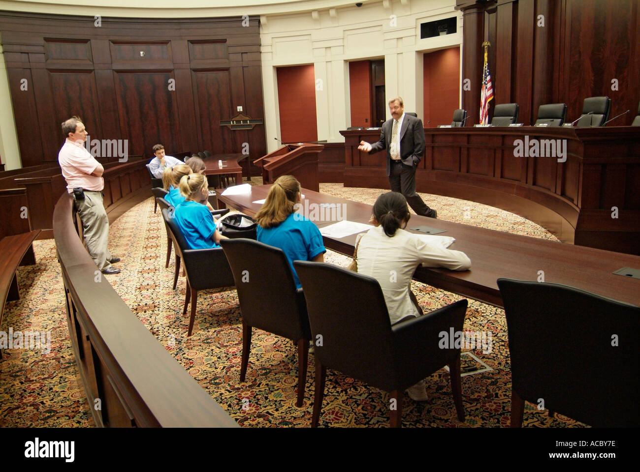 Student Court Students visit state capitol hi-res stock photography and images - Alamy