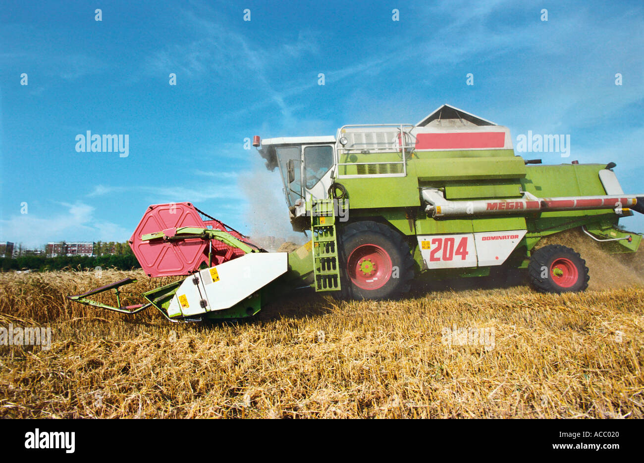Dominator combine harvester hi-res stock photography and images - Alamy
