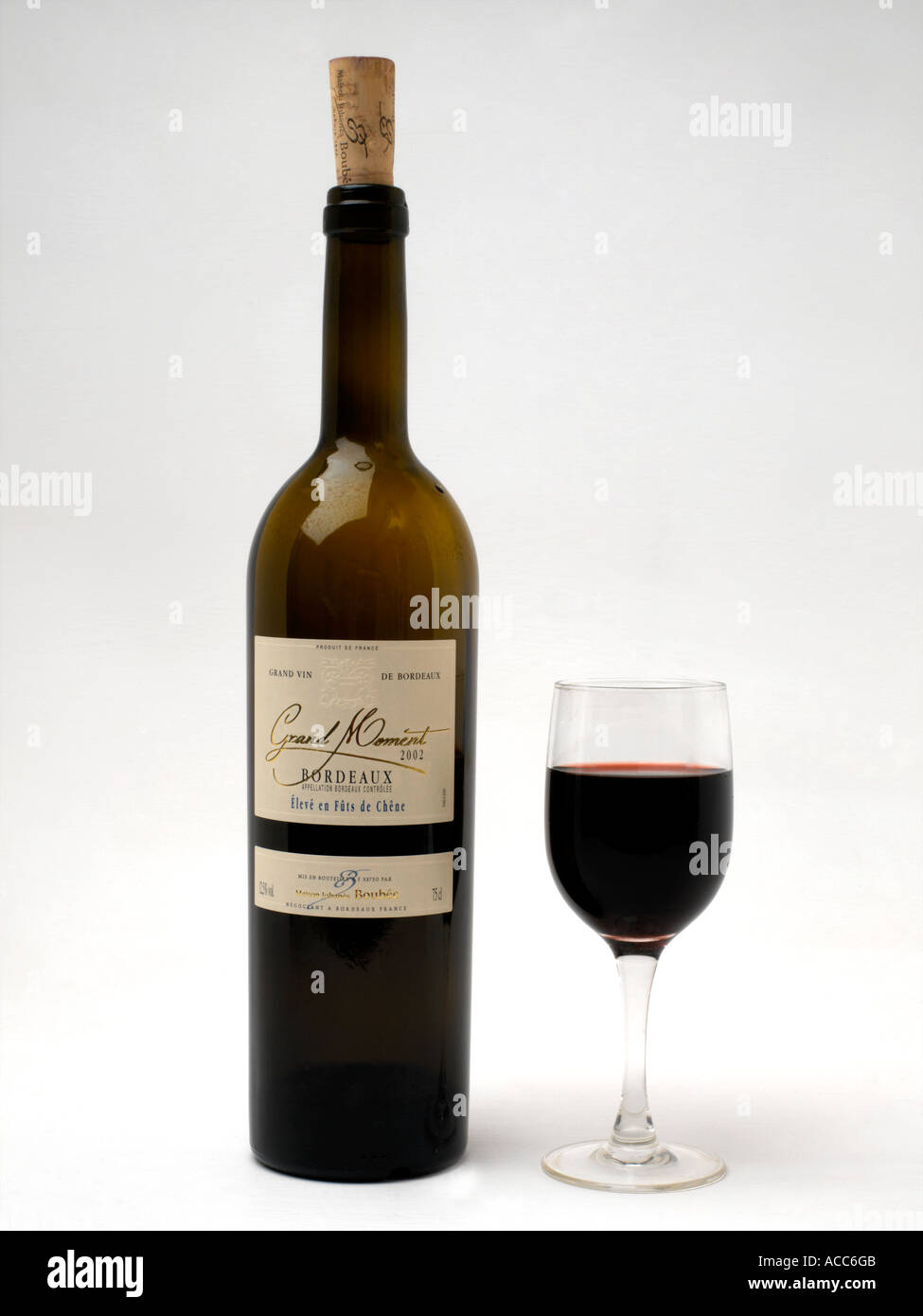 https://c8.alamy.com/comp/ACC6GB/bordeaux-wine-and-glass-of-wine-france-grand-vin-de-bordeaux-ACC6GB.jpg