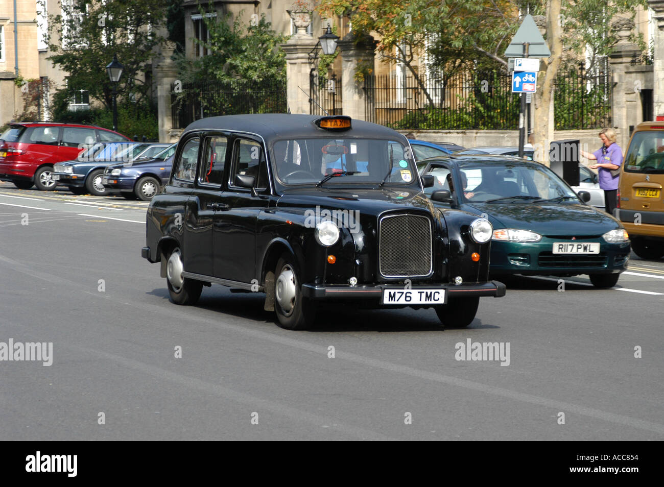 Traditional London taxi hackney cab in St Giles street Oxford England Stock Photo Alamy