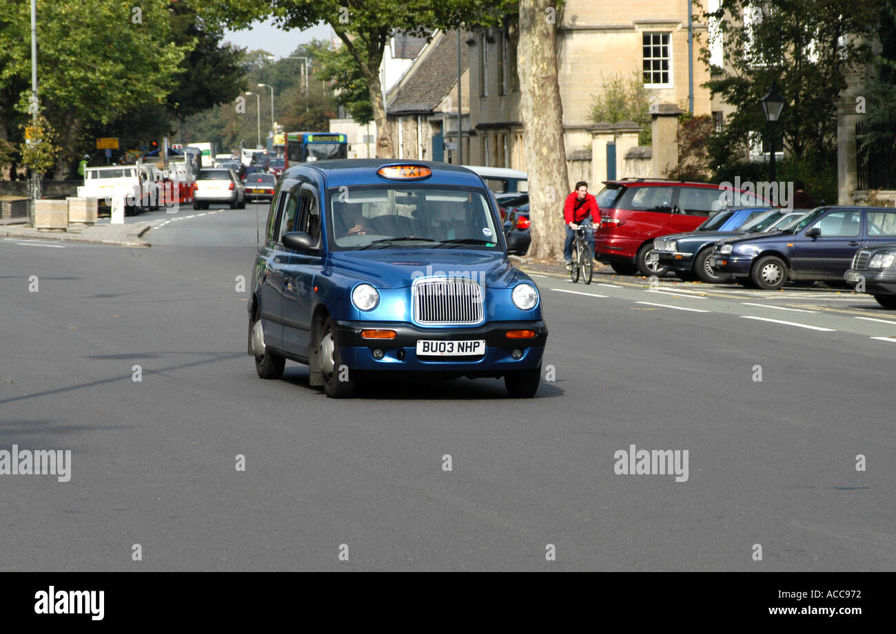 Traditional London taxi hackney cab in St Giles street Oxford England Stock Photo Alamy