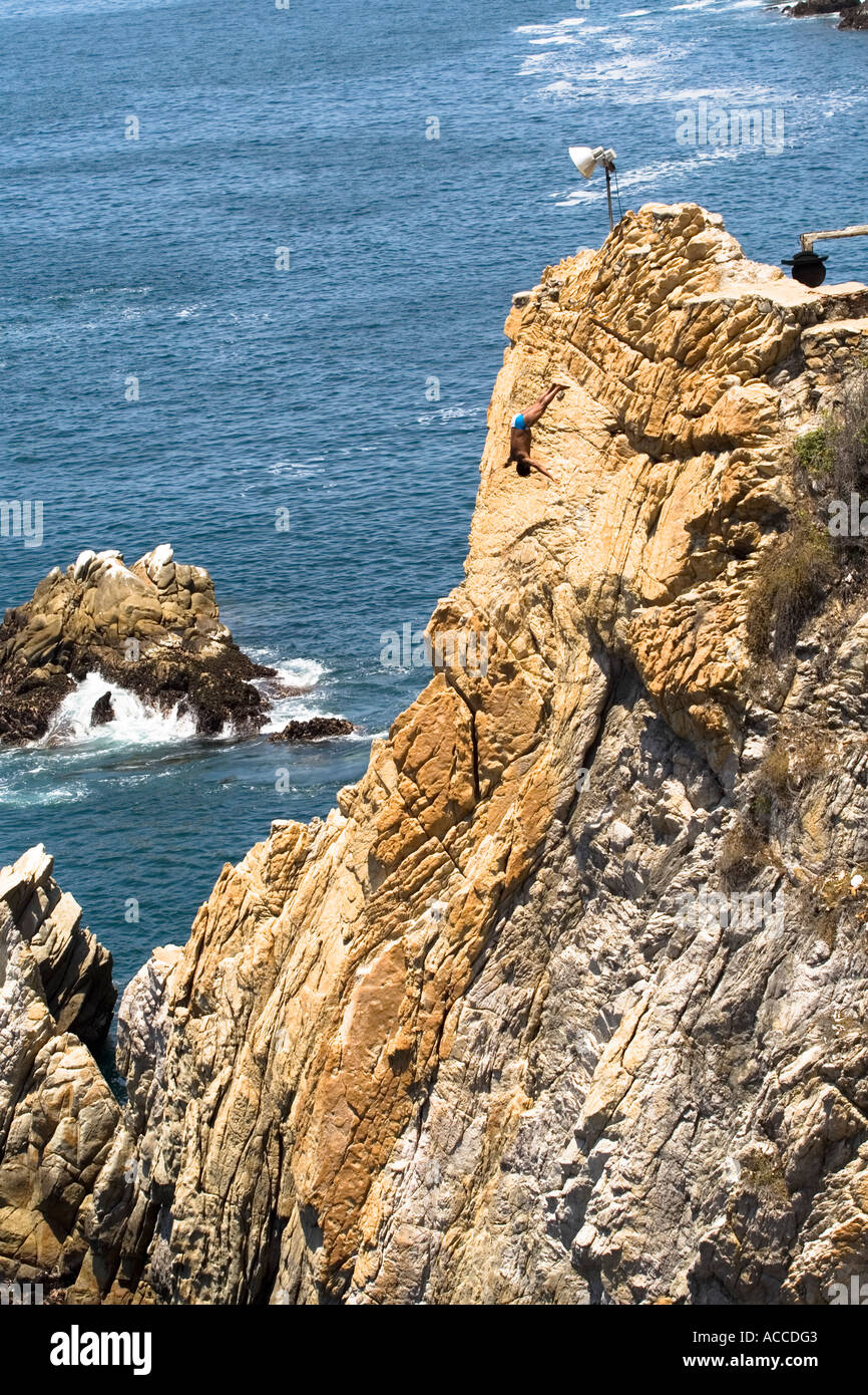 Cliff diving in Acapulco Mexico jumping from the top Stock Photo Alamy