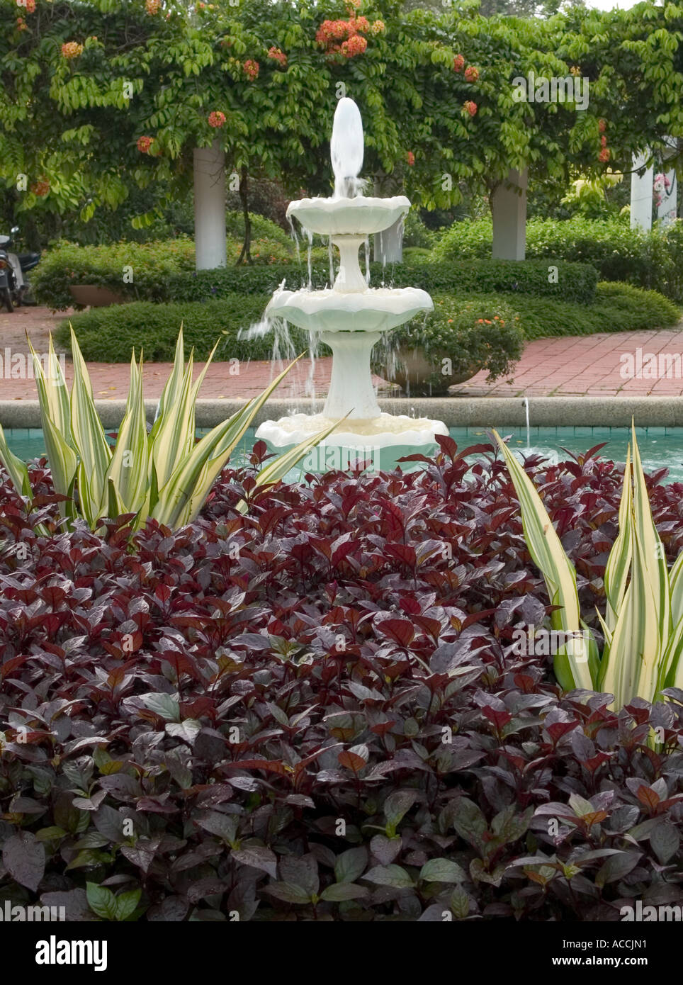 FOUNTAIN IN GARDEN, BOTANICAL GARDENS, PENANG HILL, PENANG, MALAYSIA