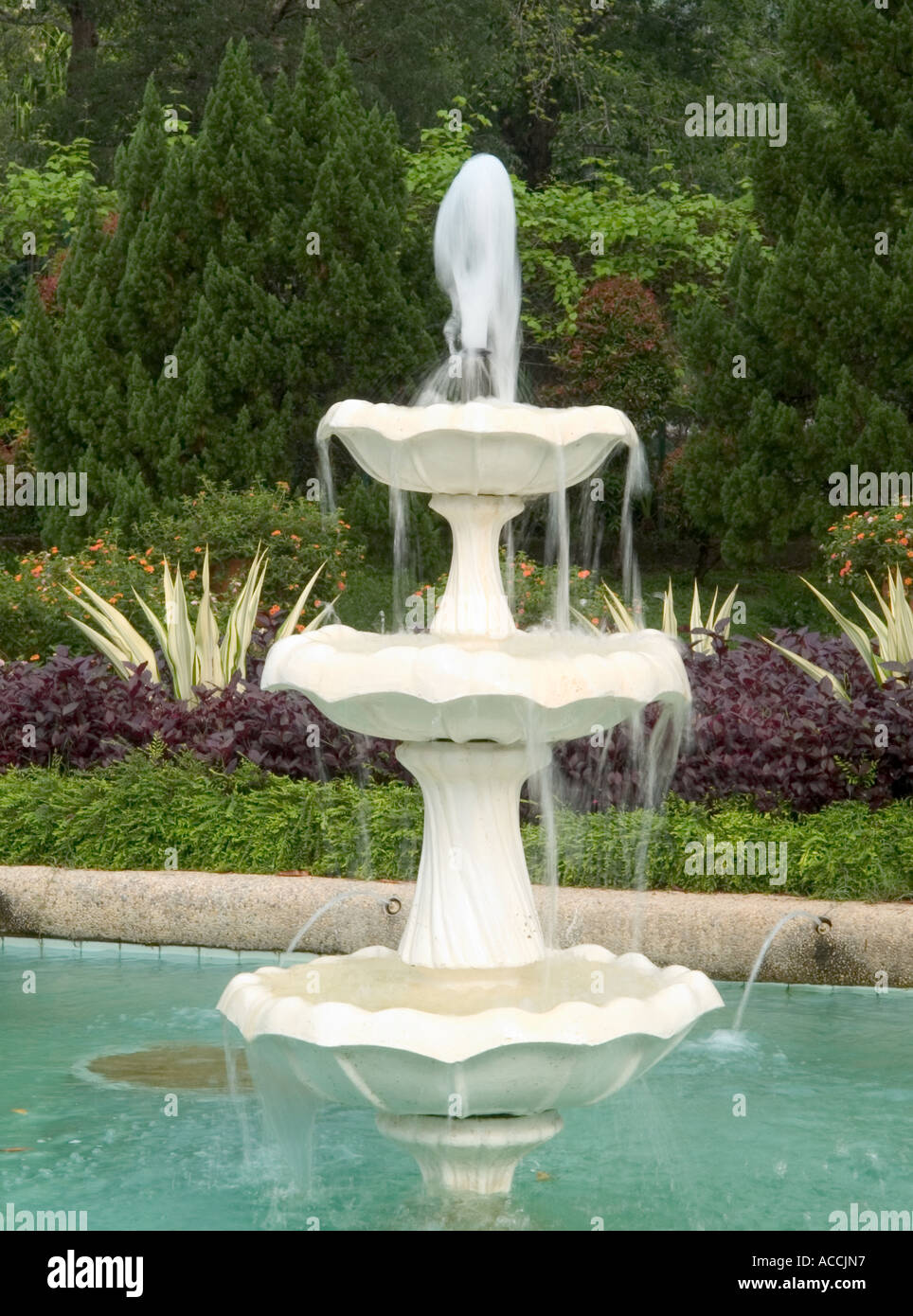 FOUNTAIN IN GARDEN, BOTANICAL GARDENS, PENANG HILL, PENANG, MALAYSIA
