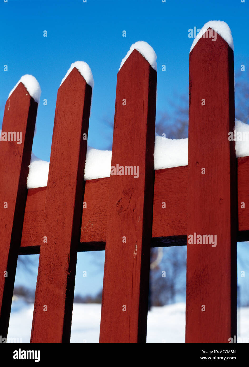 A fence covered in snow Stock Photo - Alamy