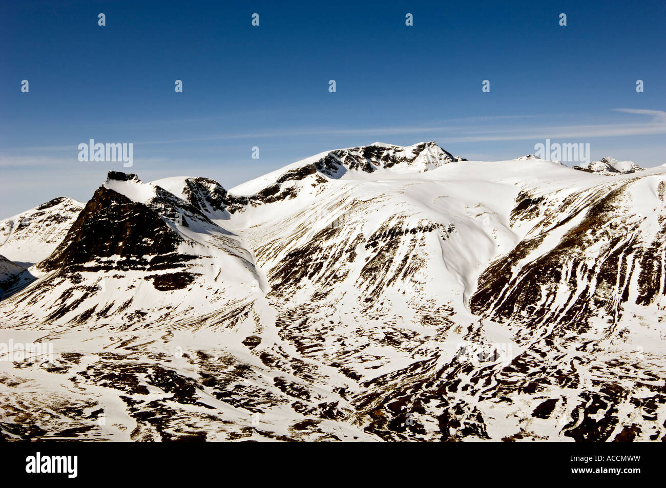 Snow covered mountains in nature hi-res stock photography and images ...