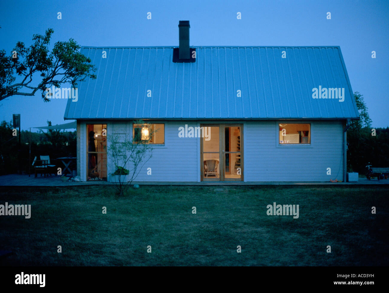 White house exterior night hi-res stock photography and images - Alamy