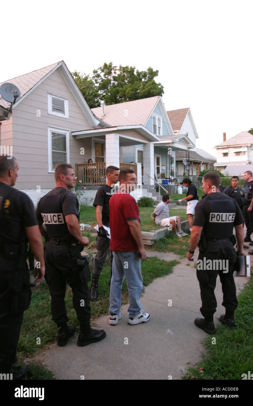Police tac swat team arresting hi-res stock photography and images - Alamy