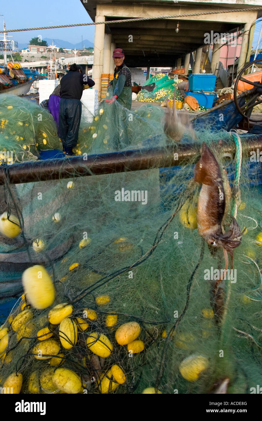 Recreational squid fishing hi-res stock photography and images - Alamy