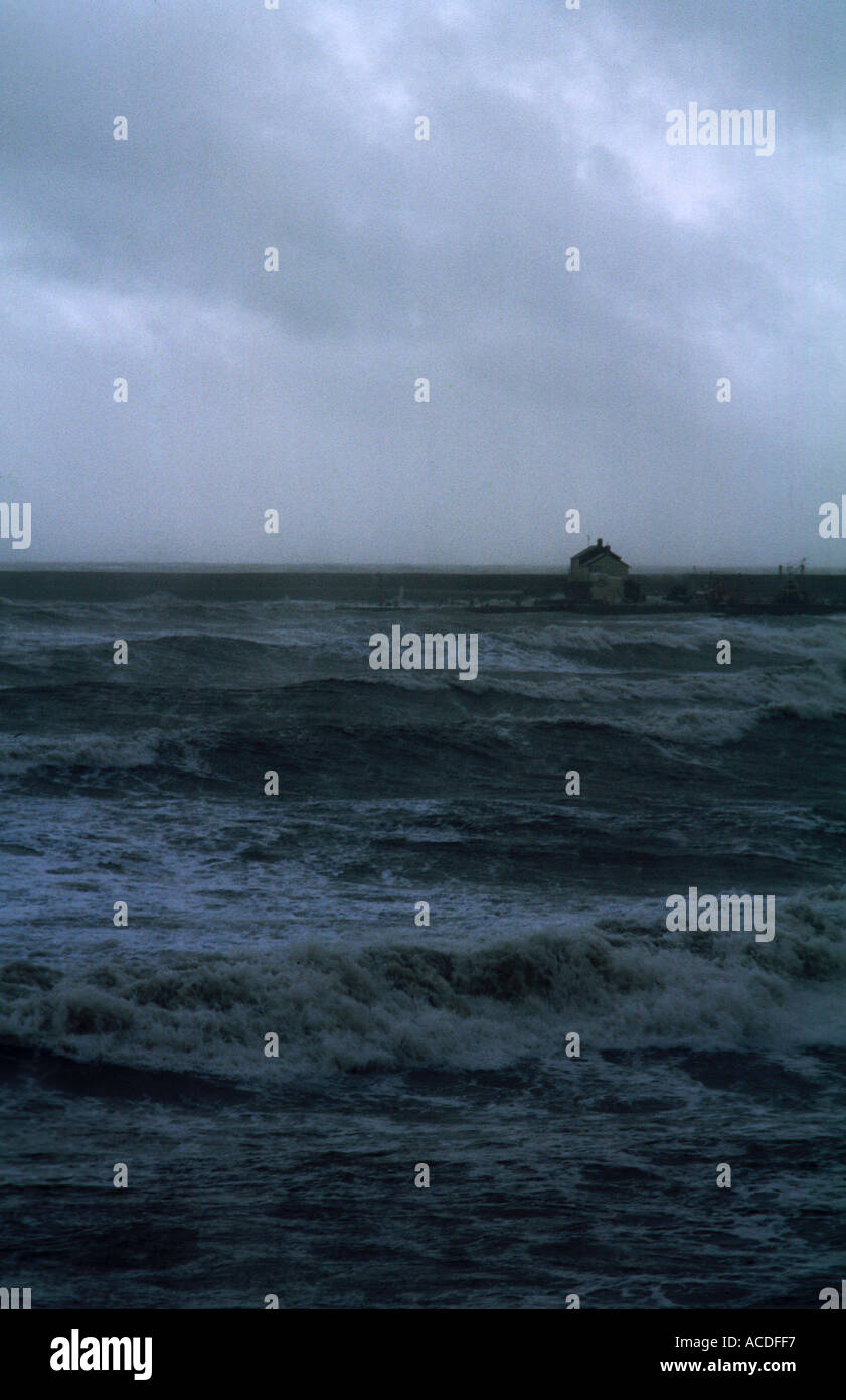 English channel storm hi-res stock photography and images - Alamy